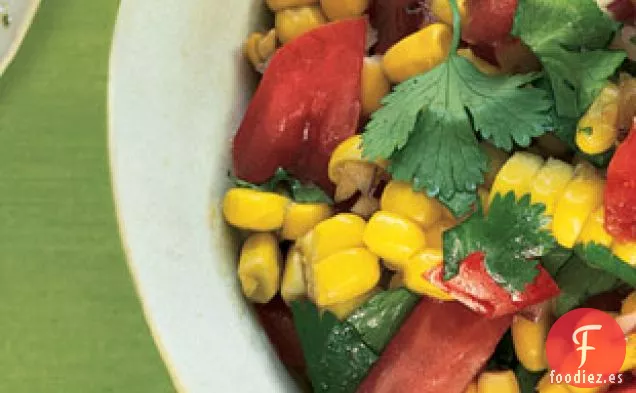 Ensalada De Maíz Dulce Y Tomate Con Cilantro Fresco