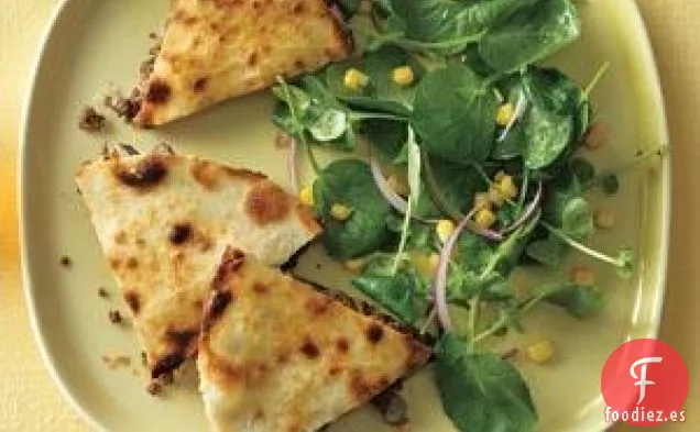 Quesadillas De Ternera Con Ensalada De Berros Y Maíz