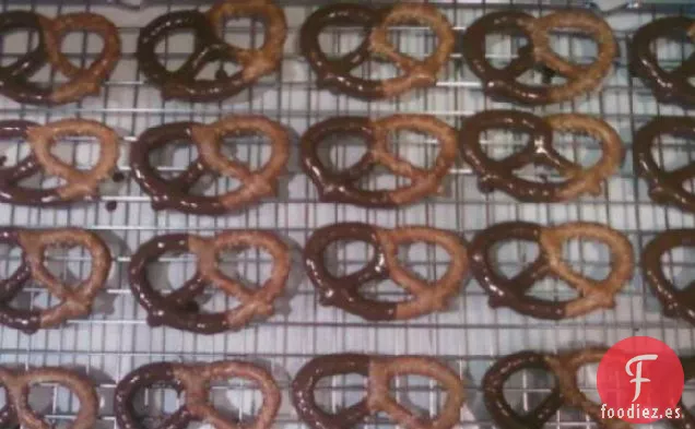 Pretzels Cubiertos de CHOCOLATE