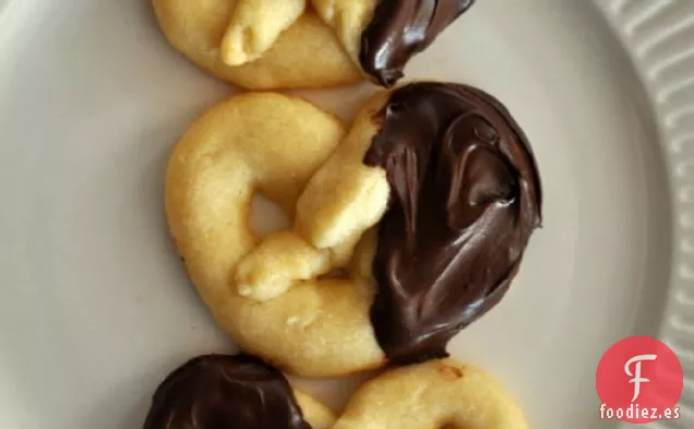 Galletas de Pretzel de Almendras Bañadas en Chocolate