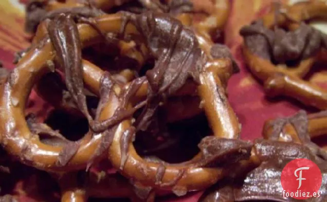 Pretzels Súper Simples Cubiertos de Chocolate