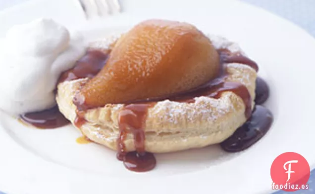 Tartas de Pera Caramelizadas con Crema de Cardamomo