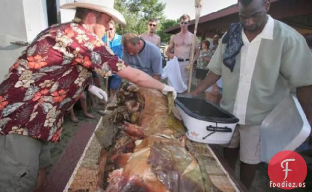 Cerdo Asado al Horno de Tierra