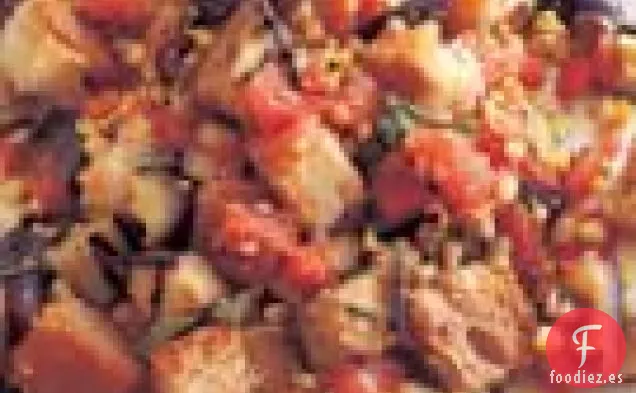 Ensalada De Berenjena, Maíz Y Pan A La Parrilla Con Vinagreta De Tomate Y albahaca