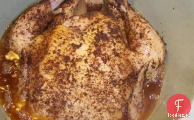 Pollo al estilo del asador en la olla de Barro