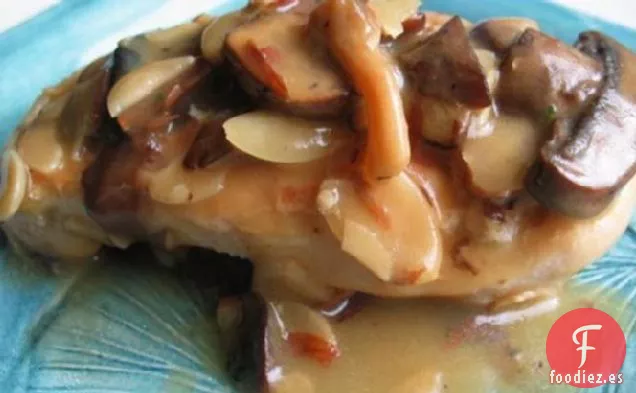 Pollo En Salsa de Vino con Champiñones