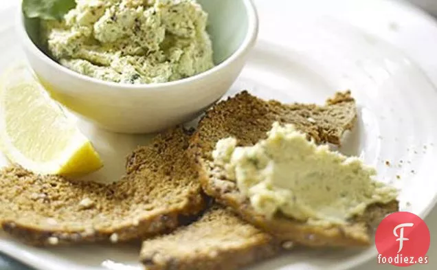 Paté de Salmón Ahumado Caliente y Berros Con Bagel De Patatas Fritas