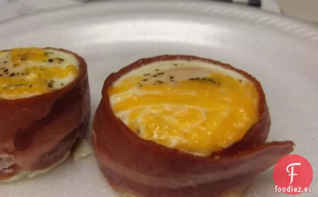 Tazas de Huevos y Tocino
