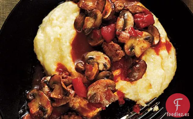 Ragu de Champiñones y Salchichas con Polenta