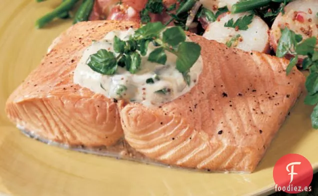 Filetes De Salmón Escalfado Con Mayonesa De Berros