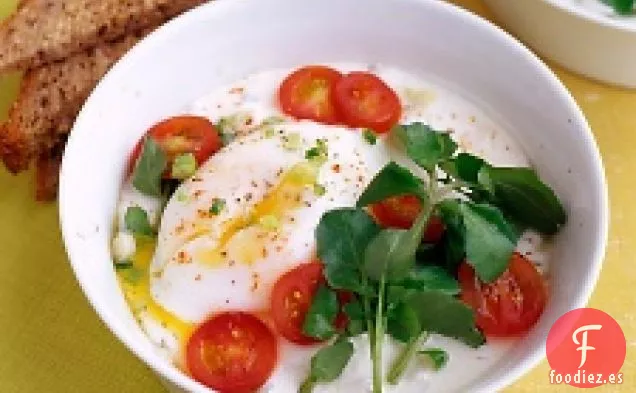 Huevo Escalfado Con Yogur Horneado Y Berros