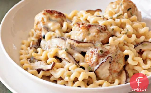 Albóndigas de Pavo y Pasta en Salsa de Crema