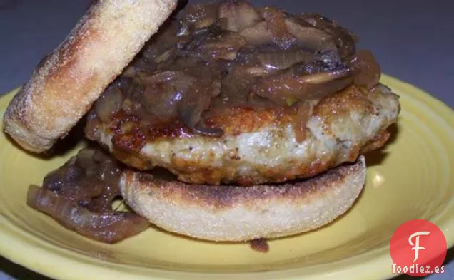 Hamburguesas de Pavo Súper Suizas Sofocadas con Cebolla y Champiñones