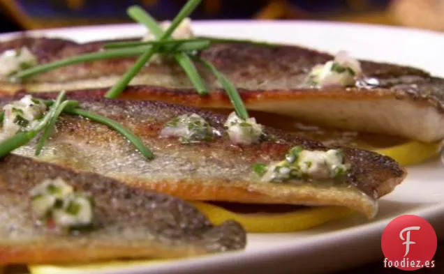 Trucha Salteada con Mantequilla de Cebollino de Limón
