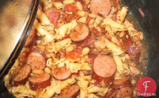 Rigatoni de Frijoles Blancos y Salchichas
