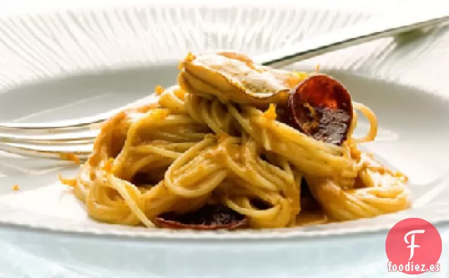 Pasta de Pelo de Ángel con Ostras Salteadas y Chorizo