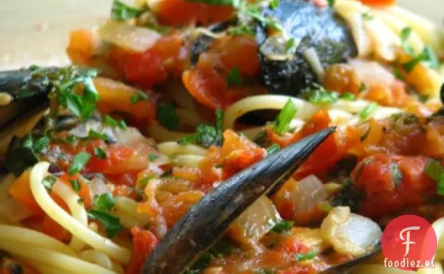 Espaguetis con Mejillones (Spaghetti con le Cozze)