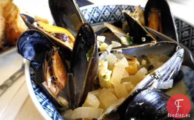 mejillones picantes en salsa de vino blanco