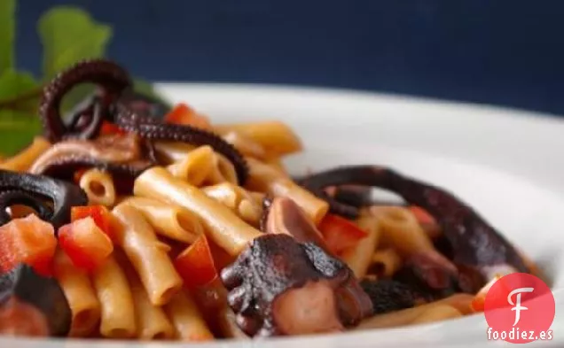 Htapodi Me Makaronaki Kofto (Pulpo Estofado Con Macarrones)