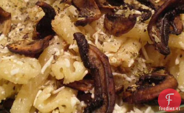 Pasta de Champiñones Con Mantequilla Dorada y Queso!