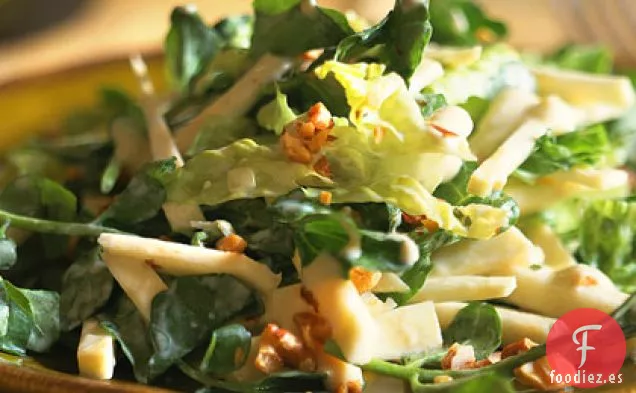 Ensalada de Raíz de Apio y Berro con Aderezo Cremoso de Dijon
