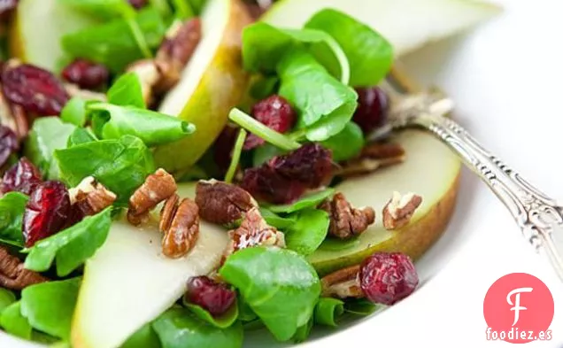 Ensalada De Berros Y Peras Con Aderezo De Nuez