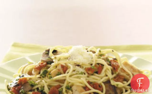Rigatoni de Parmesano Cremoso Fácil (Rigatoni Alla Panna)