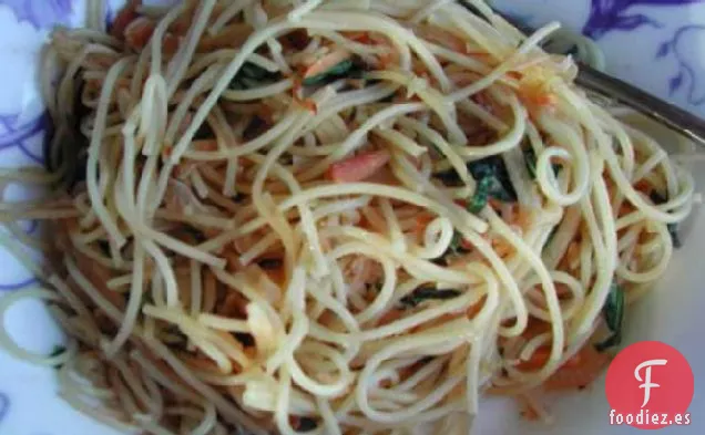 Linguini Con Cebolla Confitada, Queso de Cabra y Nueces