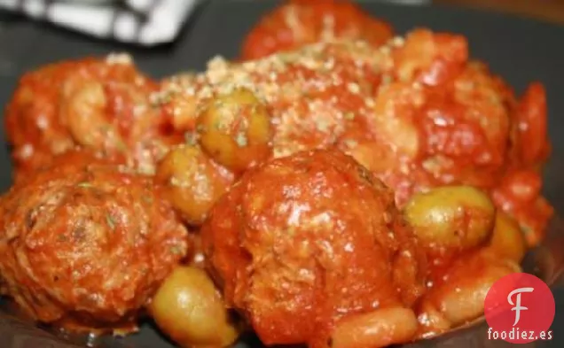 Pasta y Albóndigas en una sartén