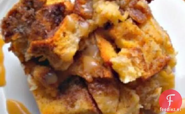 Budín de Pan con Salsa de Ron Especiado