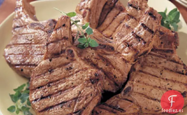 Chuletas de Cerdo en Salmuera con Salsa Chutney Picante para Barbacoa