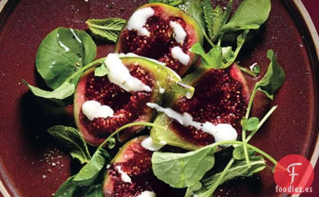 Ensalada de Higos con Yogur de Leche de Cabra y Berros de Pimienta