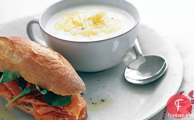 Sopa de Coliflor con Sándwiches de Jamón