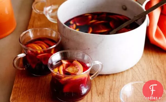 Sangría de Vino Tinto Caliente con Especias