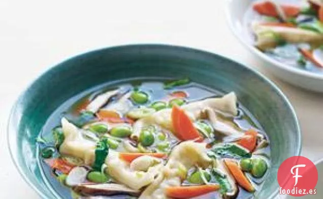 Sopa De Bola De Masa Asiática Con Receta De Shiitakes
