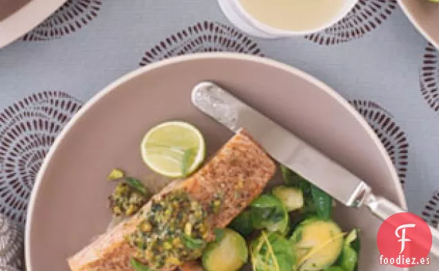Salmón Con Mantequilla De Pistacho y albahaca