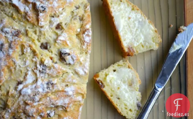 Pan de Soda con Pasas de Uva Empapadas en Oporto