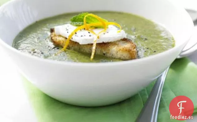 Sopa De Berros y Menta Con Crostini De Queso De Cabra