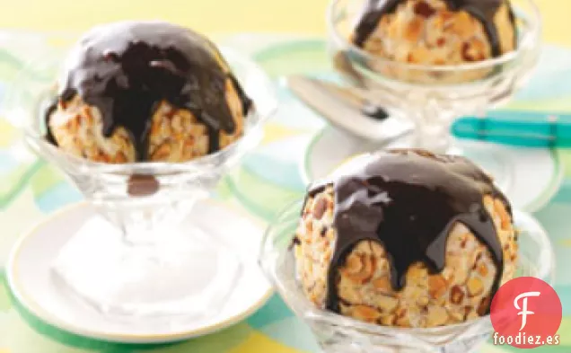 Bolas de Helado de Almendras Tostadas