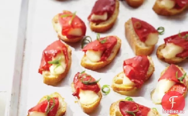 Tostadas de Pimiento de Piquillo y Queso