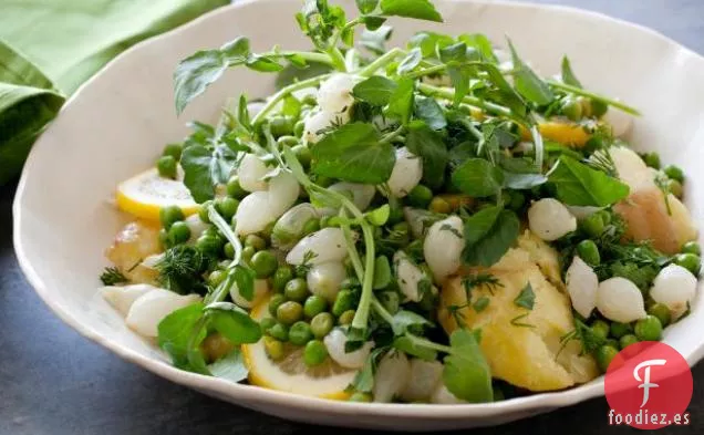 Papas Nuevas Trituradas con Guisantes, Limón y Cebollas Perladas