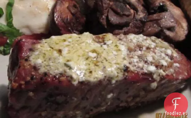 Sabroso Filete A La Parrilla Con Queso Azul Mantequilla De Ajo