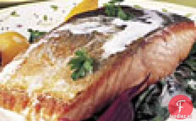 Acelga Ártica con Crema de Rábano Picante, Remolacha Agridulce y Hojas de Diente de León