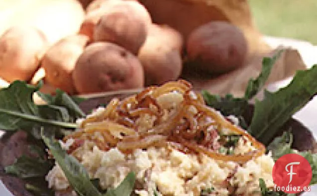Puré De Patatas Con Verduras Amargas Y Cebollas Dulces