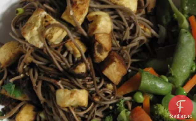 Salteado Rápido De Soba Con Tofu