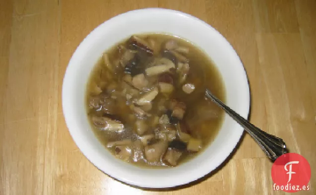 Sopa de Champiñones Dorados