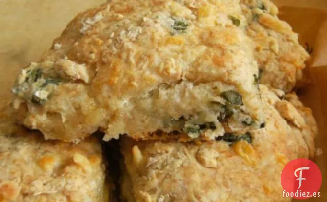 Bollos Gigantes de Queso y Albahaca