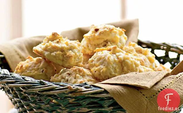 Galletas con Tocino y Queso Cheddar