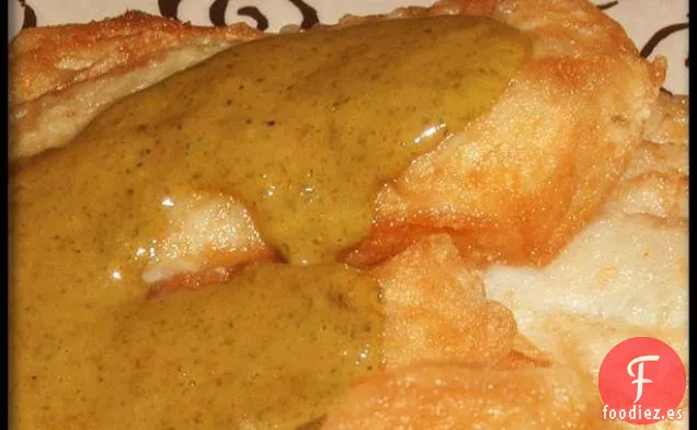 Pescado Frito Con Salsa De Hierbas Marroquíes