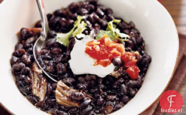 Sopa de Cerdo Estofado con Cerveza y Frijoles Negros